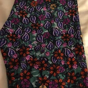 NWOT Floral/ Paisleys TC LLR leggings